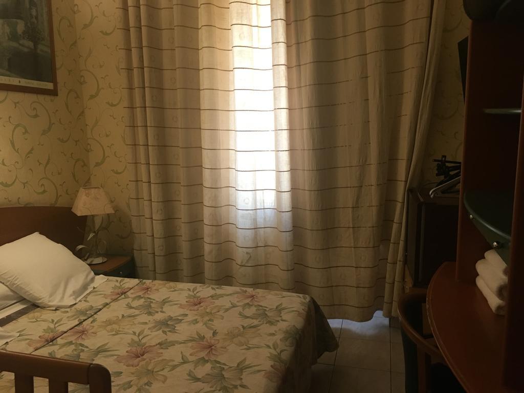 Hotel Relax Marseille Luaran gambar